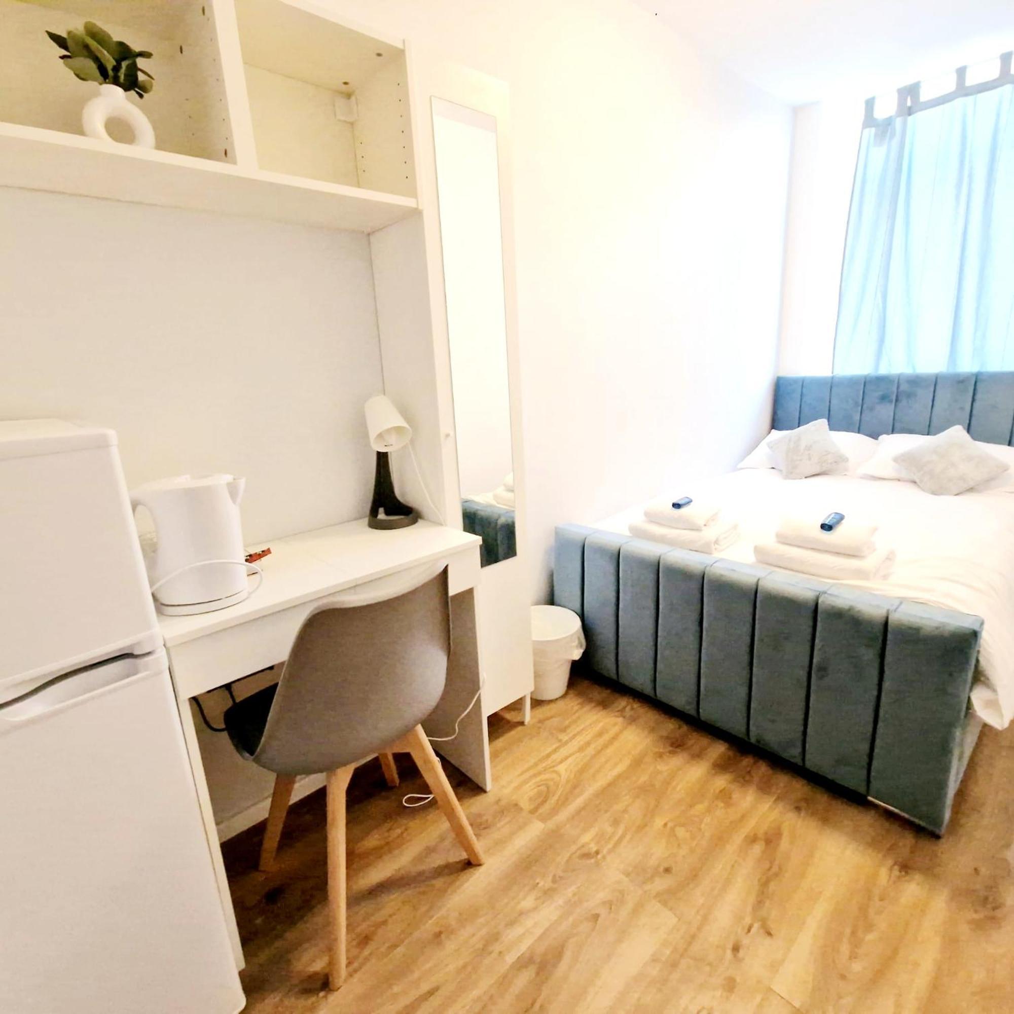 Crendon House Boutique Hotel High Wycombe Buckinghamshire מראה חיצוני תמונה