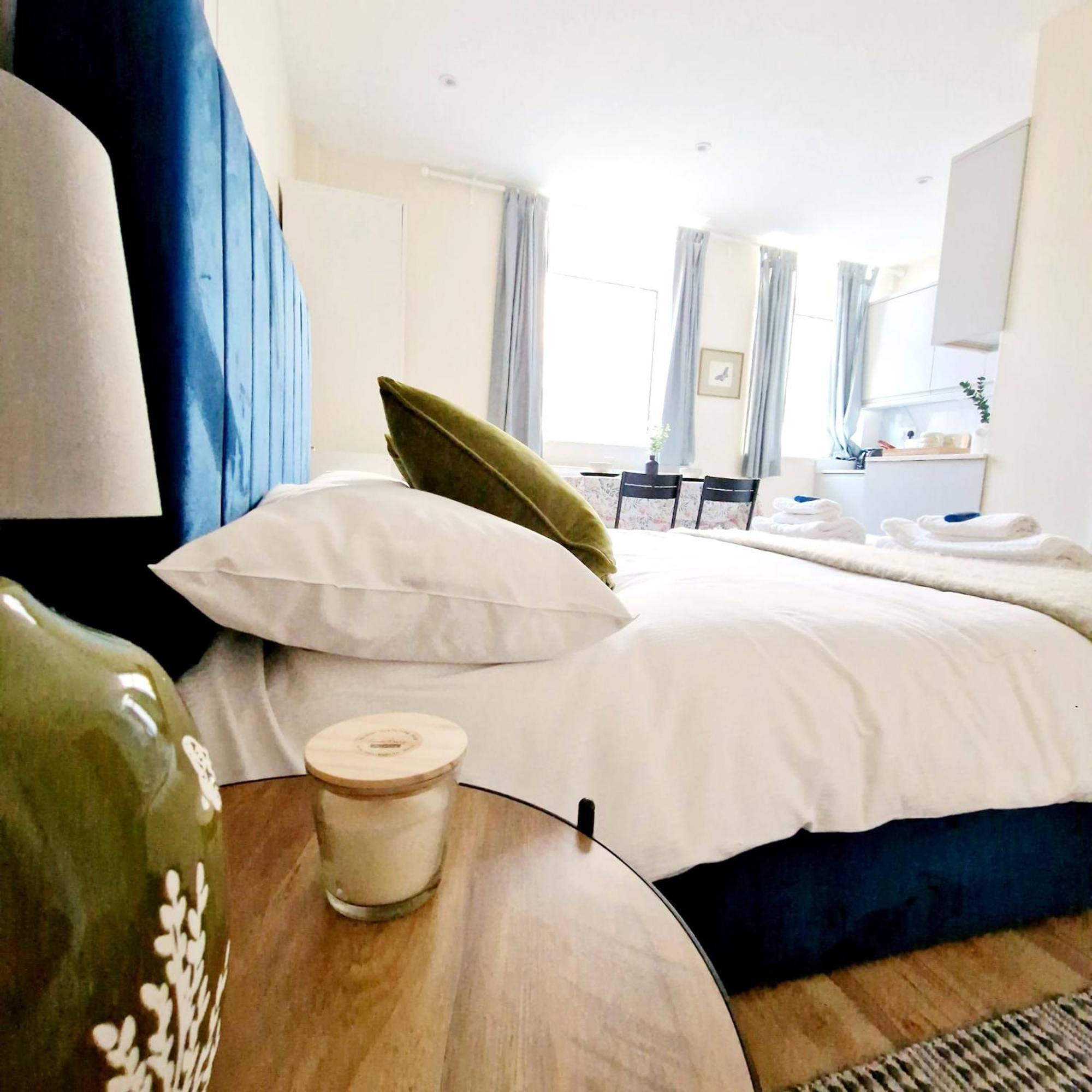 Crendon House Boutique Hotel High Wycombe Buckinghamshire מראה חיצוני תמונה