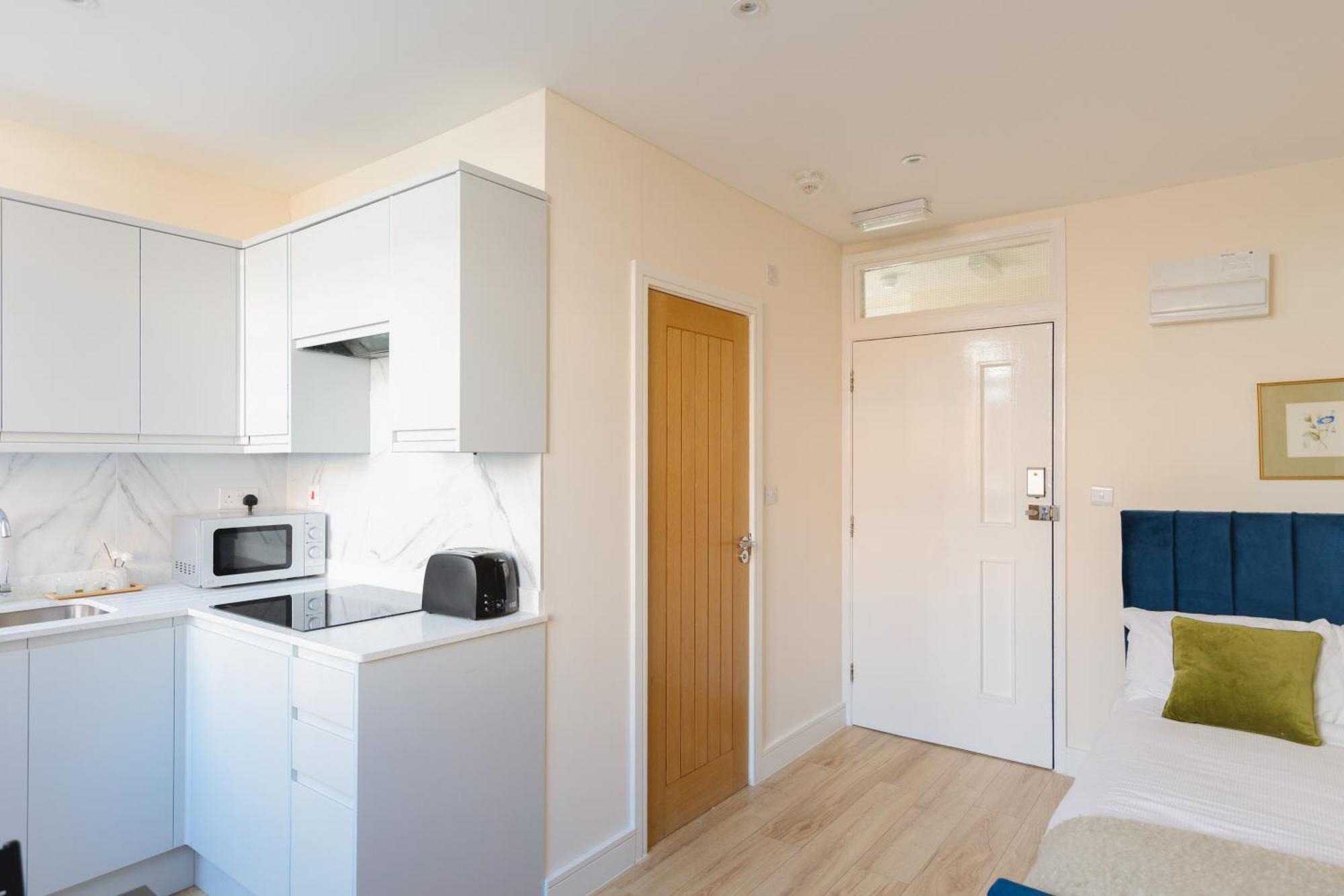 Crendon House Boutique Hotel High Wycombe Buckinghamshire מראה חיצוני תמונה