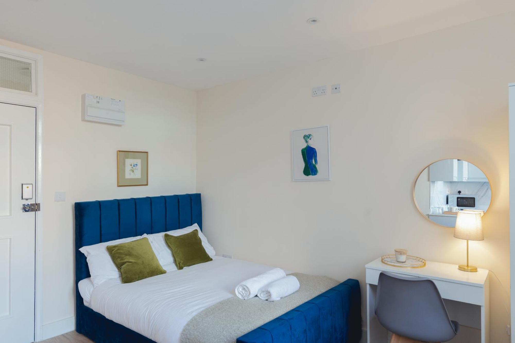 Crendon House Boutique Hotel High Wycombe Buckinghamshire מראה חיצוני תמונה